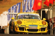 Catarinense fica em sexto lugar em prova de automobilismo de longa duração da Porsche Cup Brasil