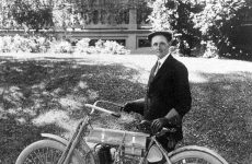 Mecânico, motociclista, piloto, fundador. Você sabe quem foi Walter Davidson?