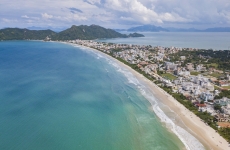 Florianópolis, Bombinhas e Balneário Camboriú entre os destinos mais buscados para o Natal