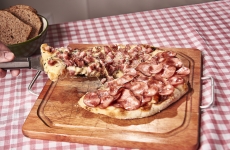 Irmãos Bonatti: empresa produz linguiças artesanais e vende em todo o território nacional