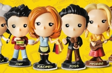 Miniaturas de 'Friends' chegam ao Bob's em todo Brasil
