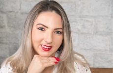 KALANE KOLM: Manicure aposta na esmaltação em gel e em cursos voltados a profissionais da área