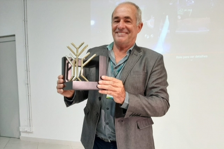 Sicoob Alto Vale é premiado com Troféu Sinergia 